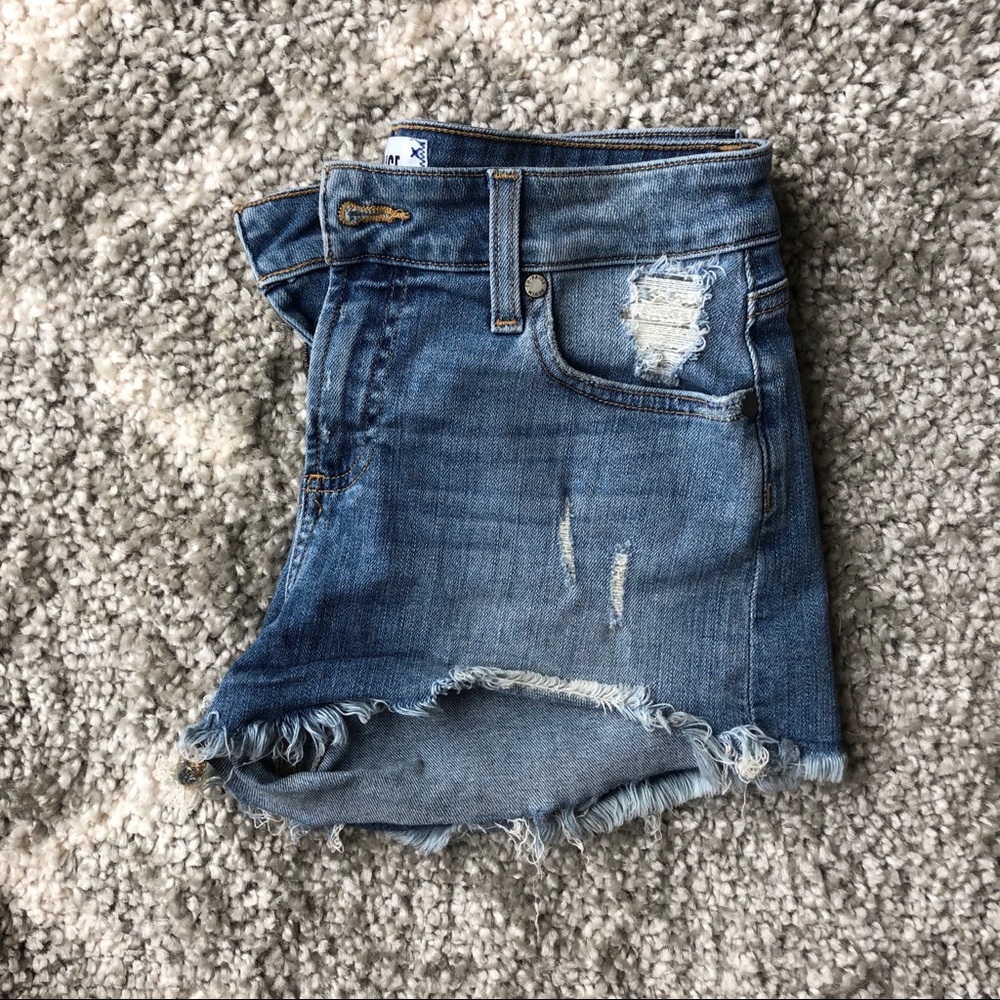 Paige Mid-Rise Light Wash Jean Shorts - Size 25